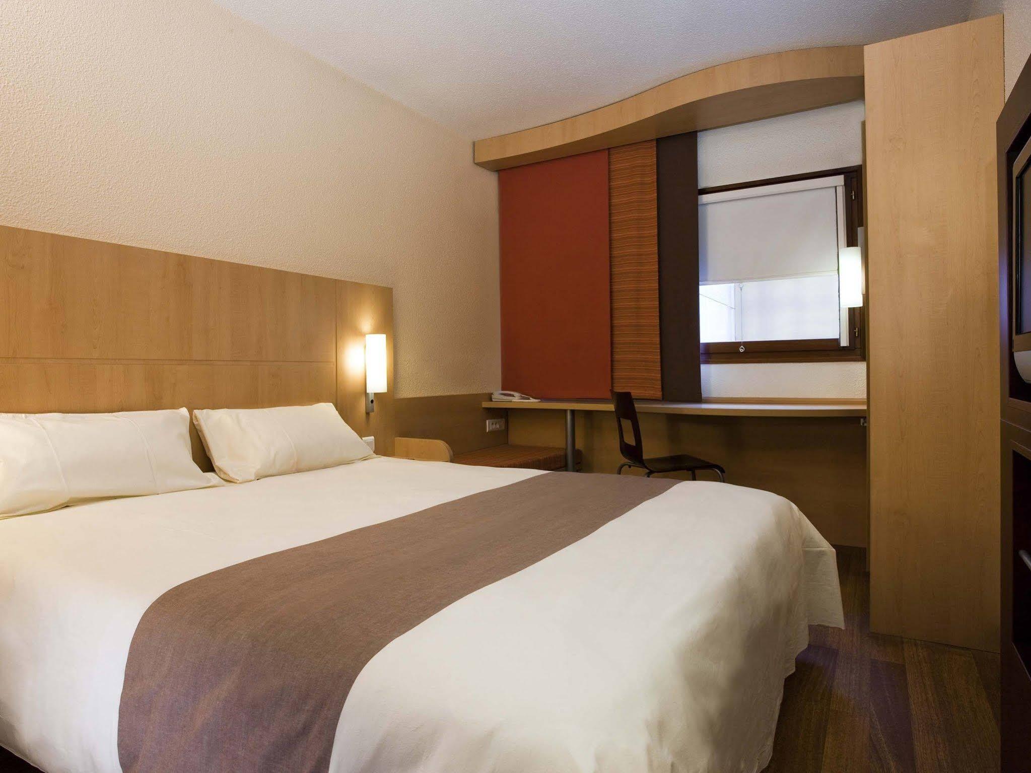 Hotel Ibis Alençon Zewnętrze zdjęcie